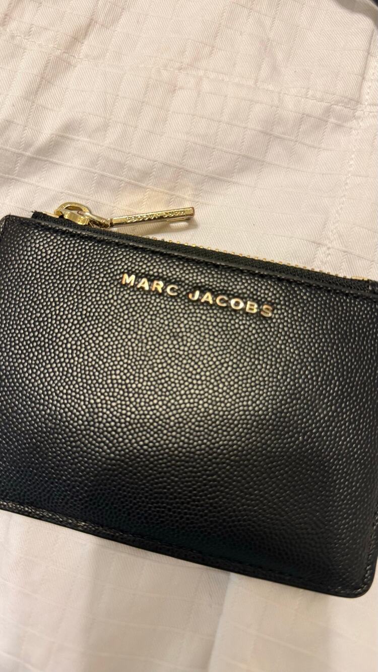 Marc Jacobs Black Pebbled Leather Card Case Wristlet Gold Hardware
